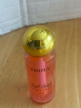 TRULY Soft Serve Luxury Lip Oil w peptide and ceramide NWT Softens lips
